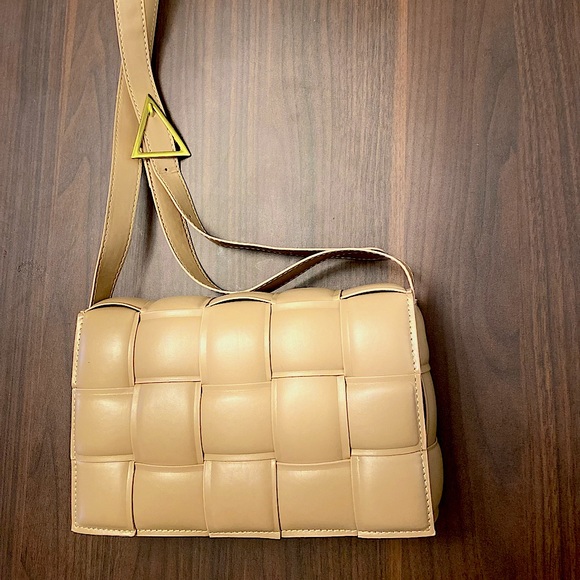 BOTTEGA VENETA PADDED CASSETTE STYLE PURSE does not bear any logos of designer - Picture 1 of 7